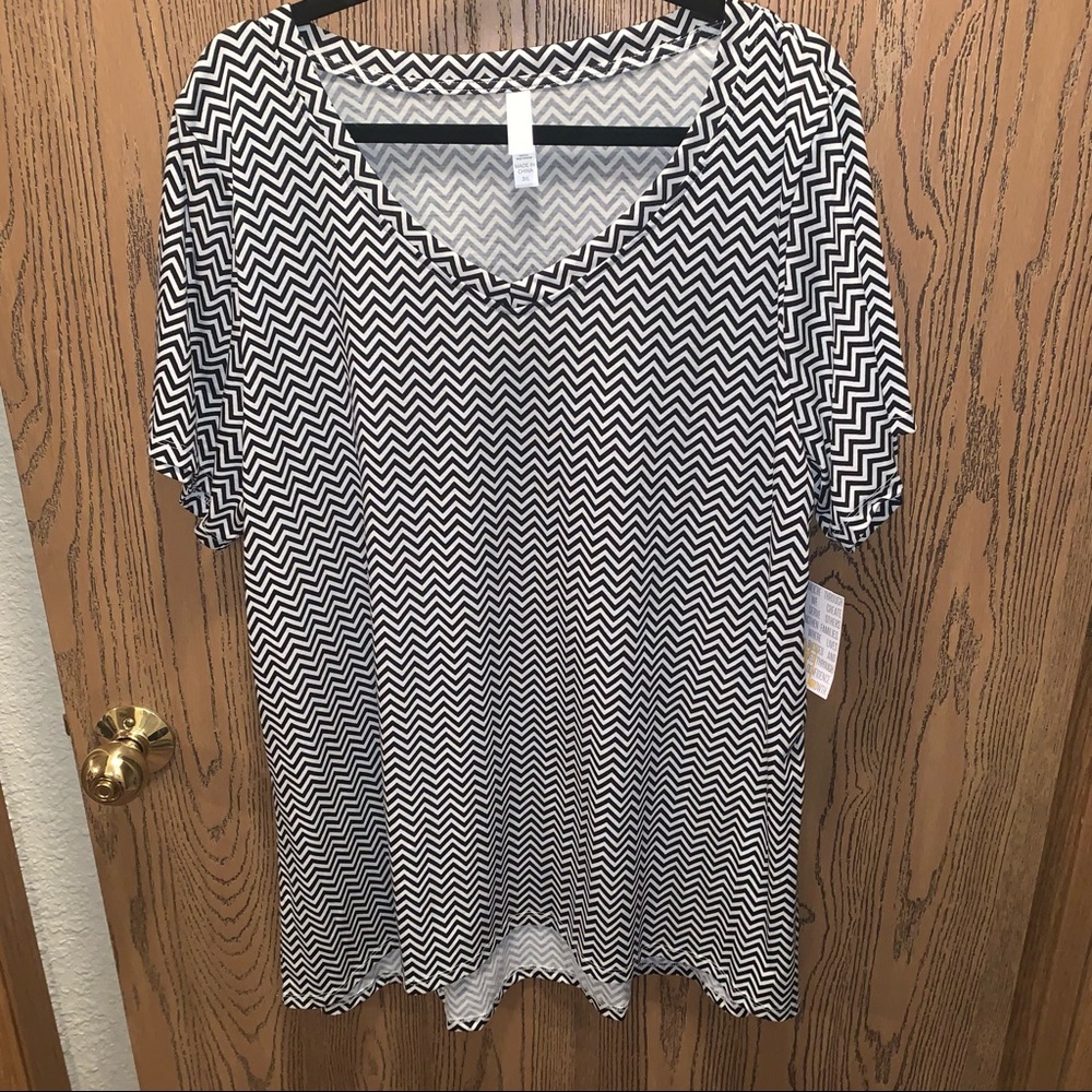 BNWT LulaRoe Christy T